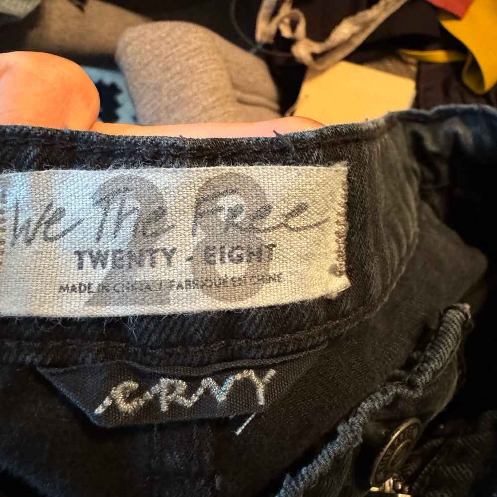 Free People We the Free Curvy distressed straight leg OOS size 28 Ike new - Picture 3 of 3